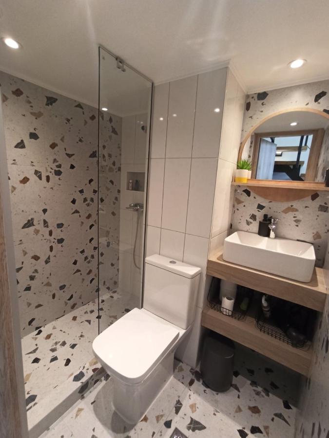 City Center Loft With Private Parking 카발라 외부 사진