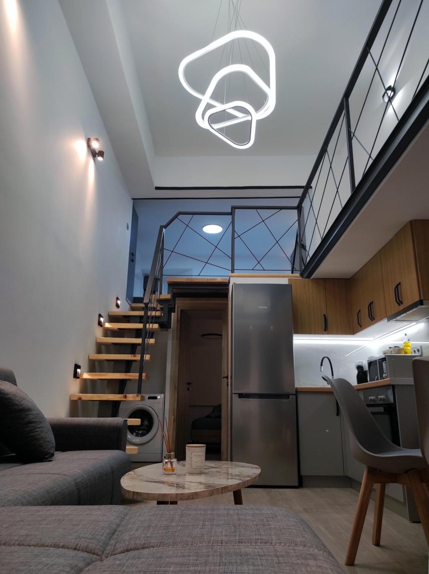 City Center Loft With Private Parking 카발라 외부 사진