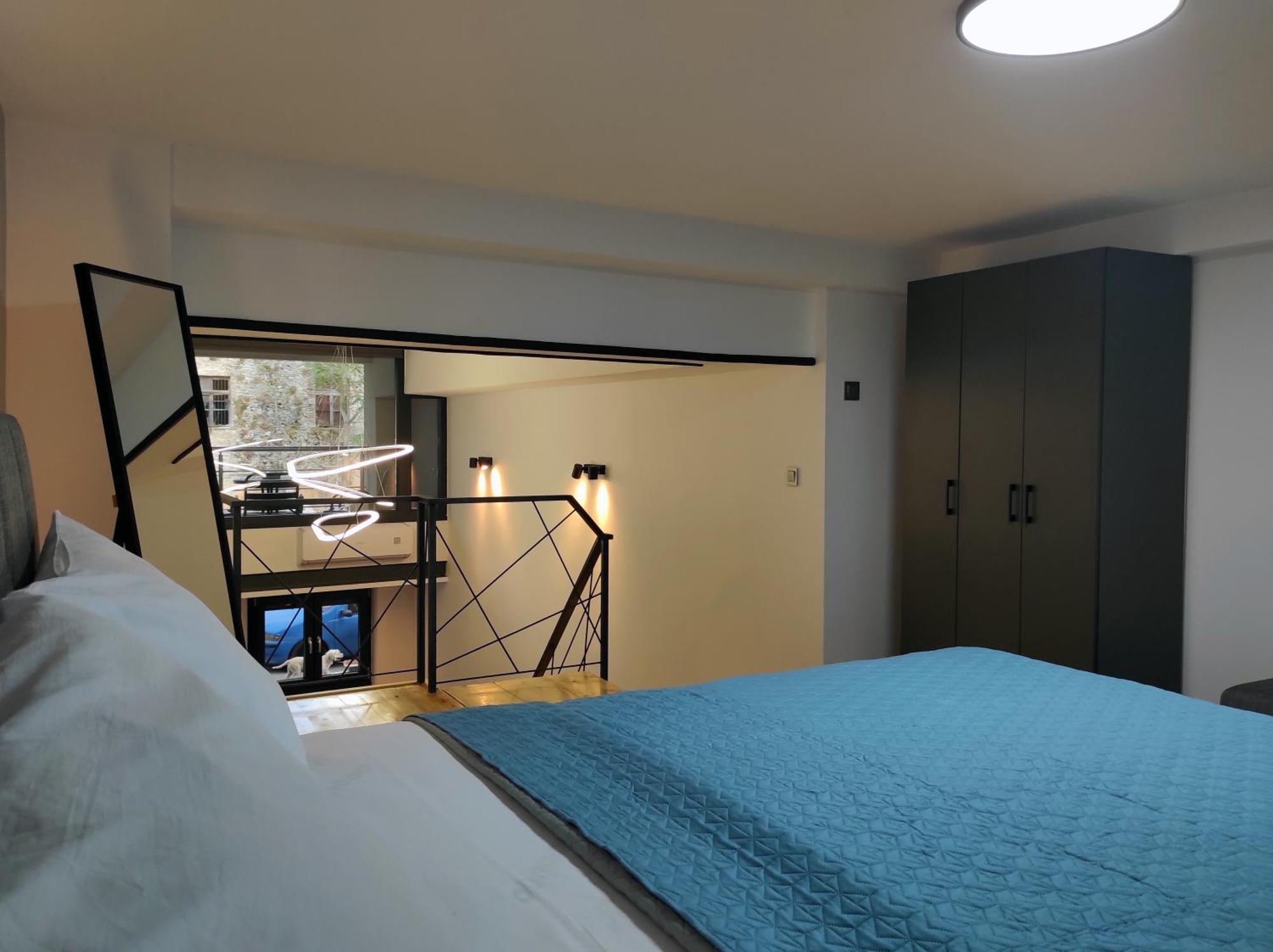 City Center Loft With Private Parking 카발라 외부 사진