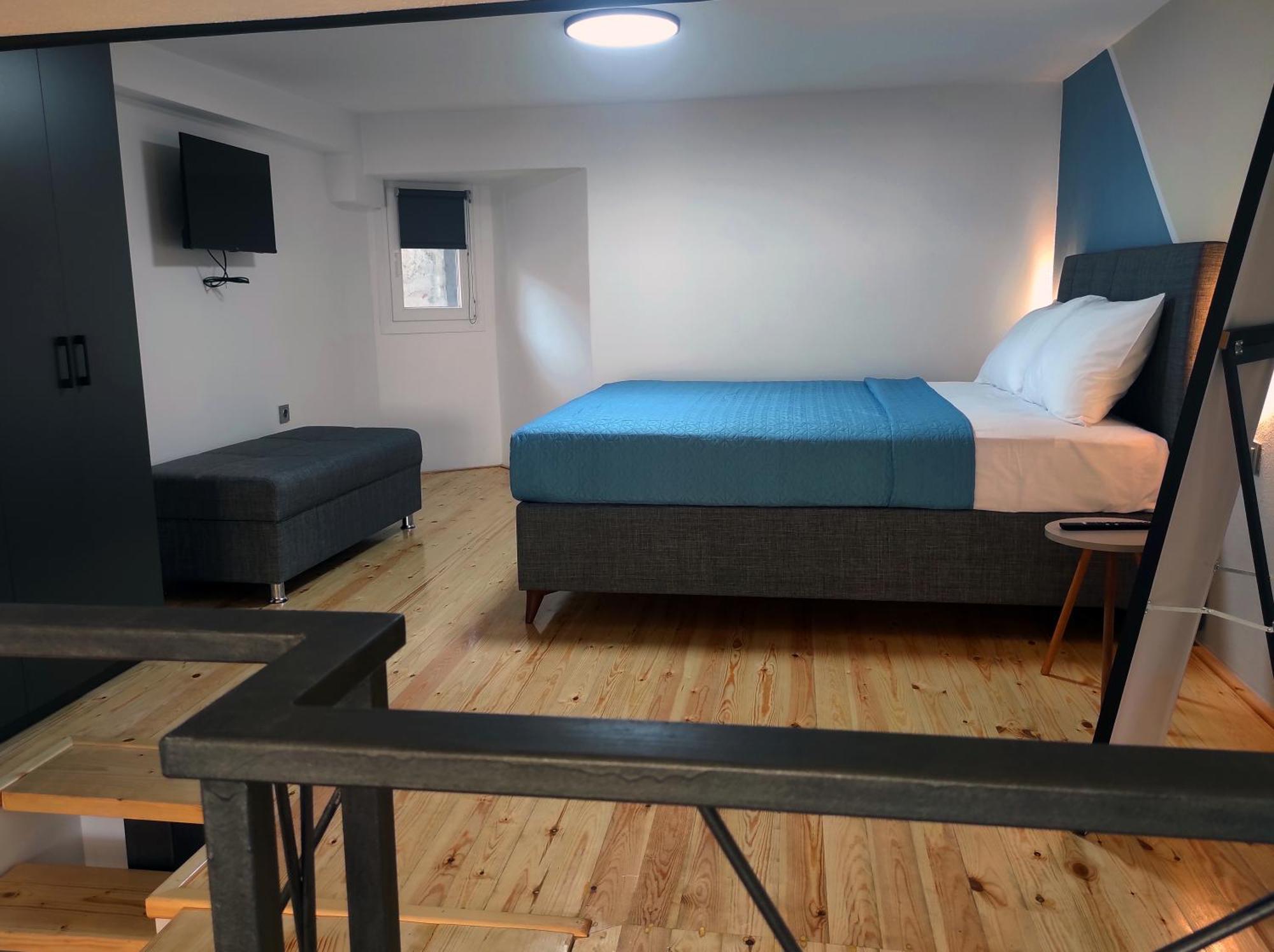 City Center Loft With Private Parking 카발라 외부 사진
