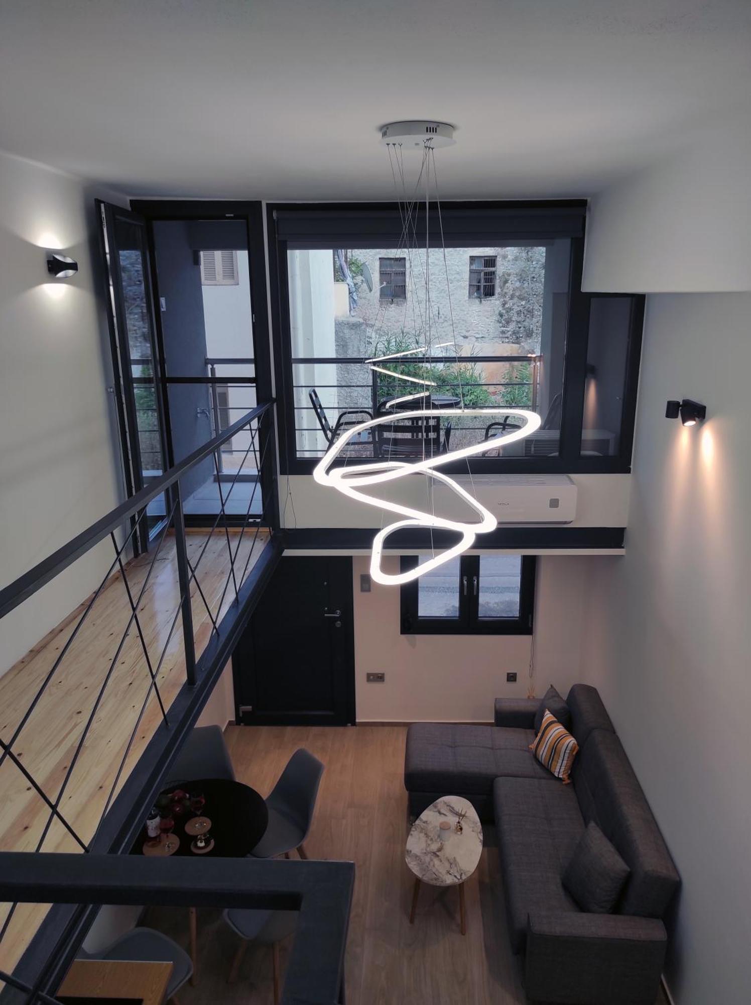 City Center Loft With Private Parking 카발라 외부 사진