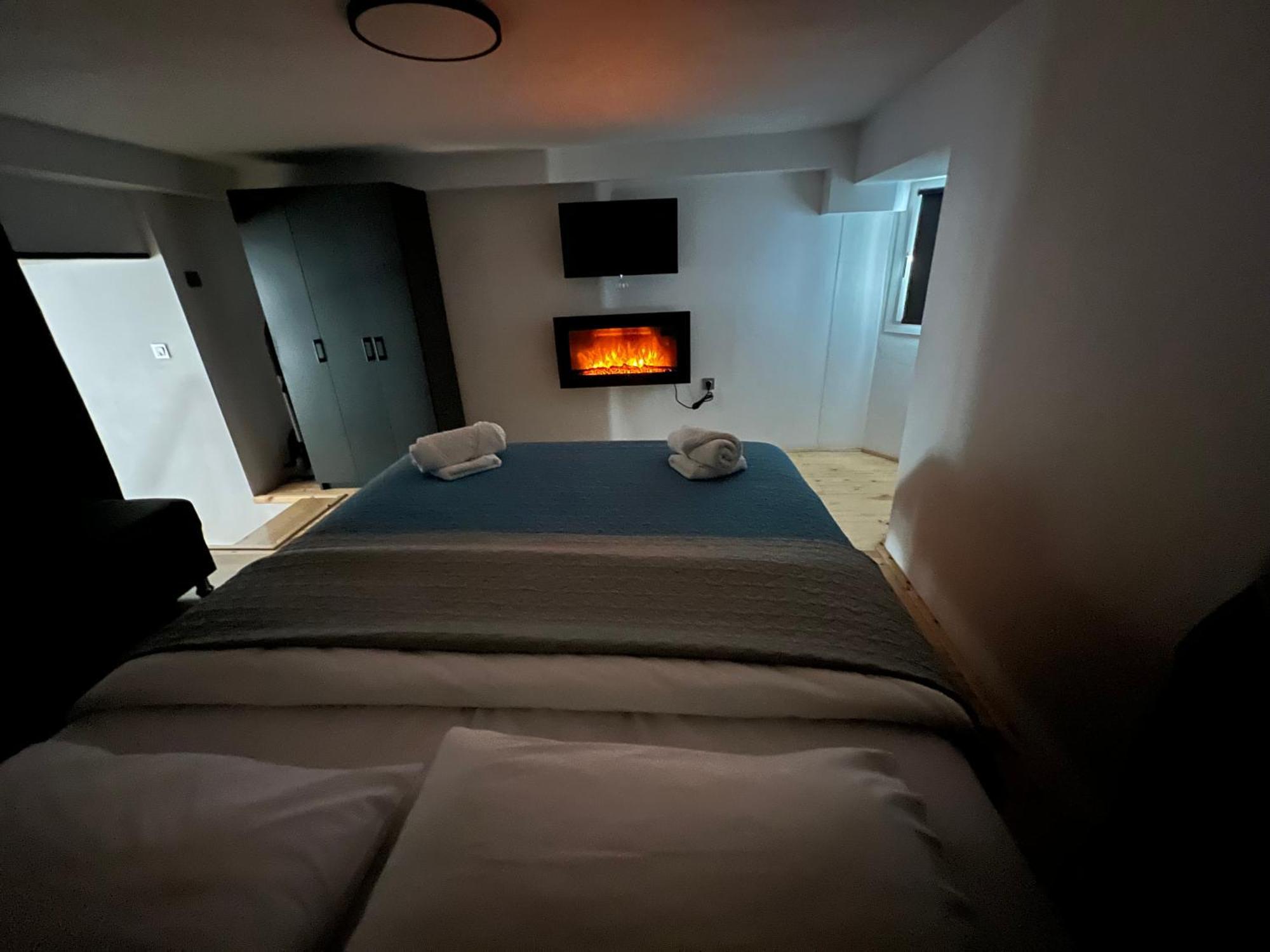 City Center Loft With Private Parking 카발라 외부 사진