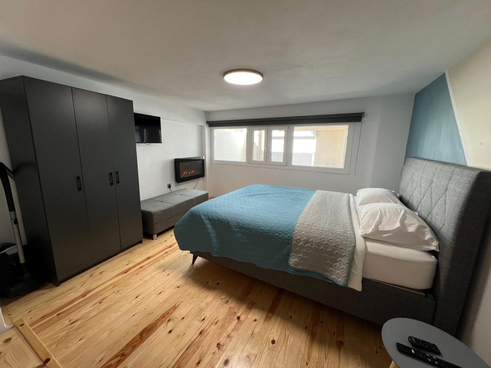 City Center Loft With Private Parking 카발라 외부 사진