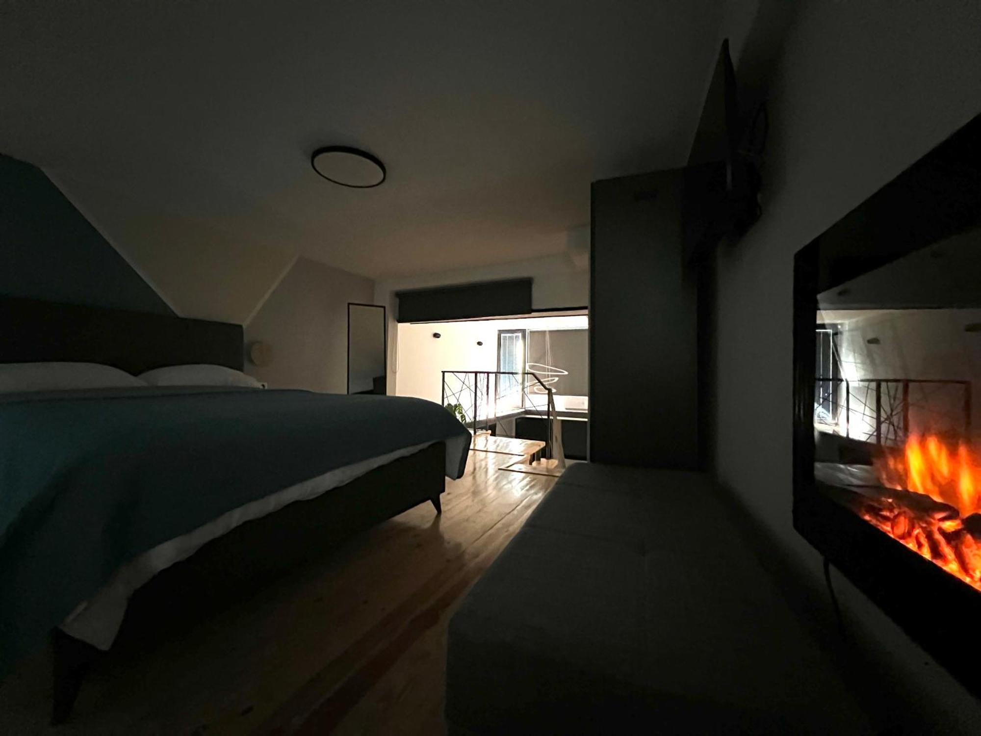 City Center Loft With Private Parking 카발라 외부 사진