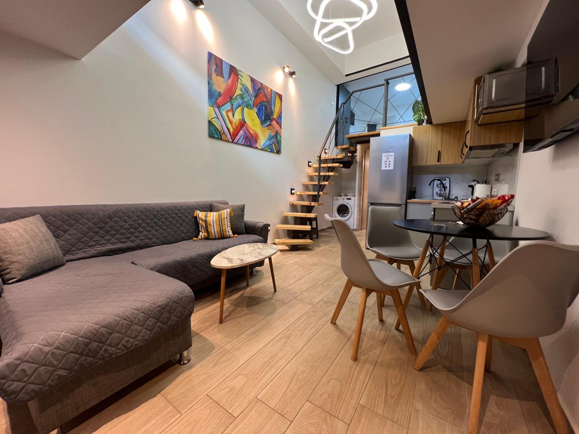 City Center Loft With Private Parking 카발라 외부 사진